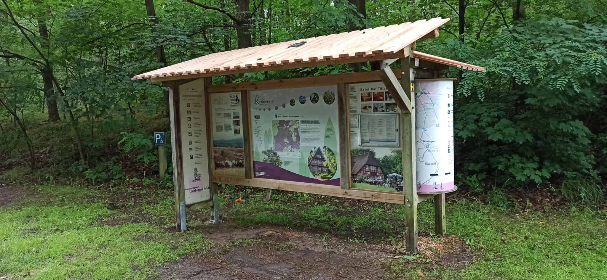 Info-Bienenzaun am Wanderparkplatz Tütsberg