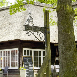 Rasthaus Milchhalle Wilsede mit Selbstbedienungsrestaurant | Foto: Christian Burmester Rasthaus Milchhalle Wilsede mit Selbstbedienungsrestaurant | Foto: Christian Burmester