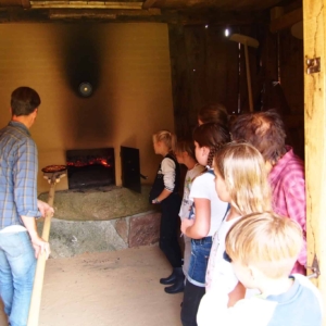schulbauernhof-hillmershof-backtag-im-backhaus