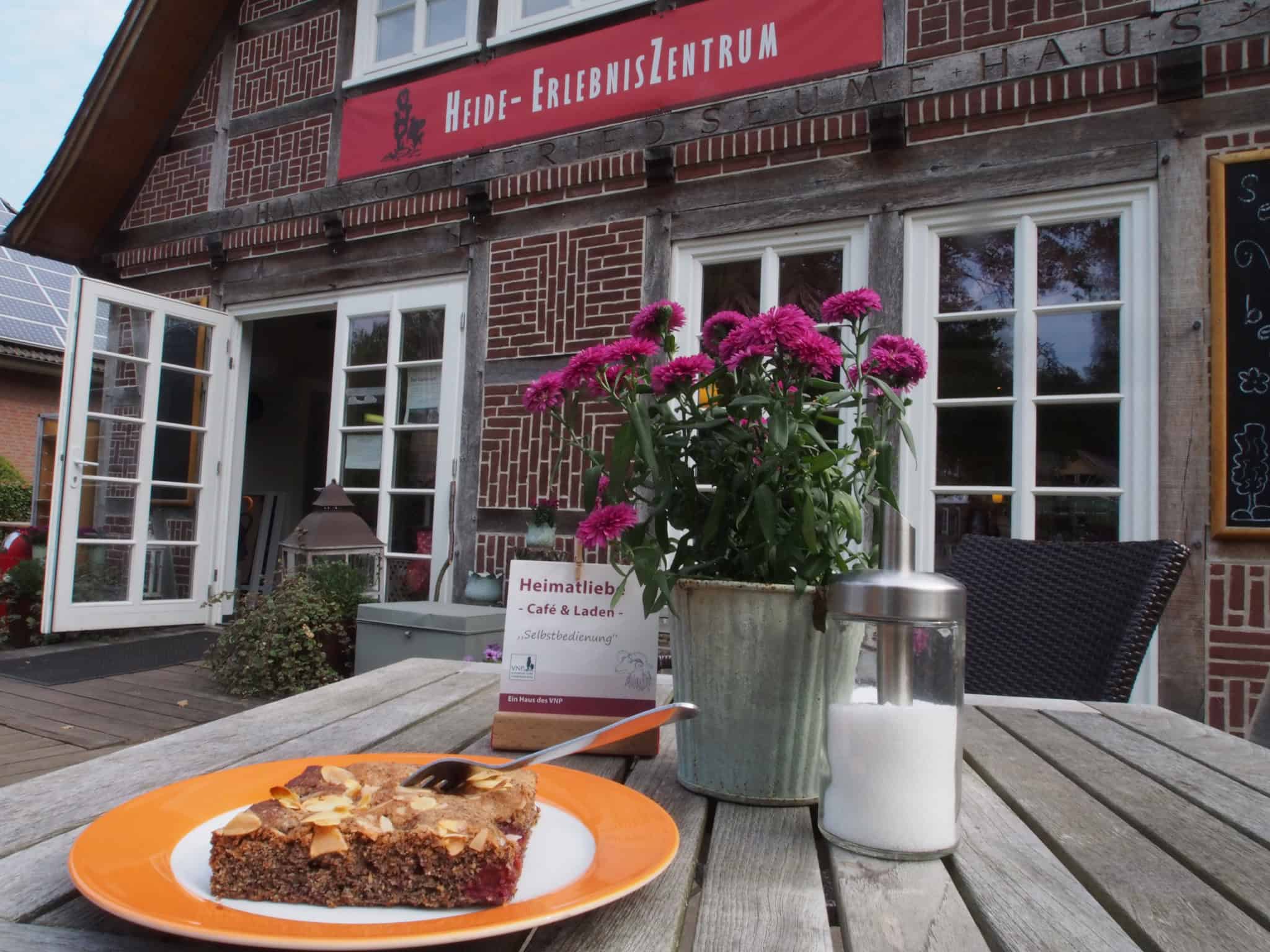 Caféterrasse im Heide-ErlebnisZentrum Caféterrasse im Heide-ErlebnisZentrum