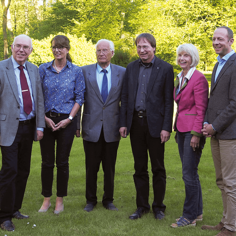 Entkusseln: Mitarbeit bei Offenlandpflege im Naturschutzpark zur Förderung der Biodiversität.